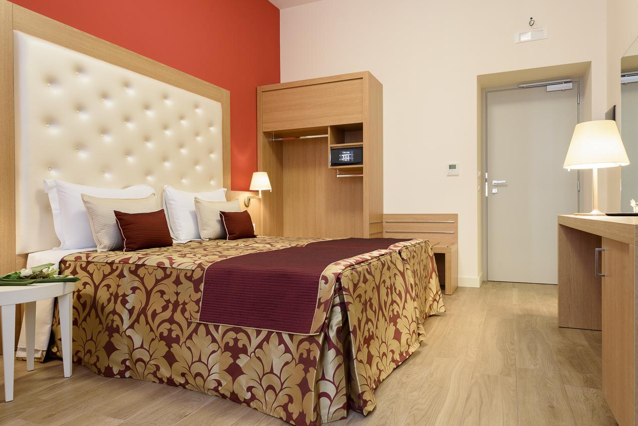 Navona Luxury Acomodação com café da manhã  2*